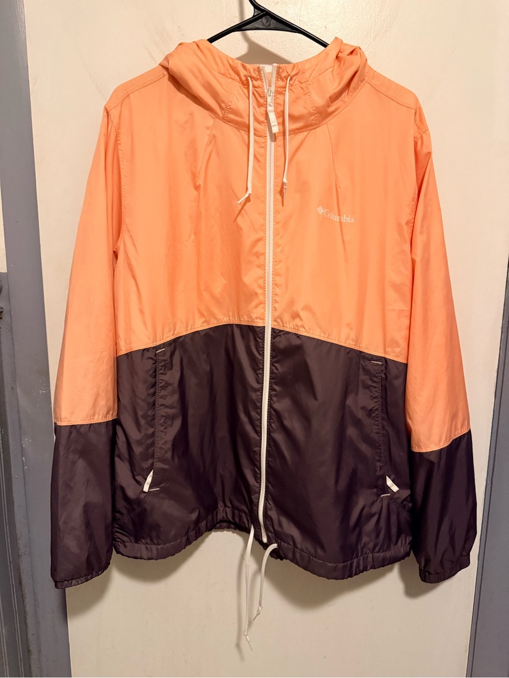 COLUMBIA FLASH FORWARD
LINED WINDBREAKER
